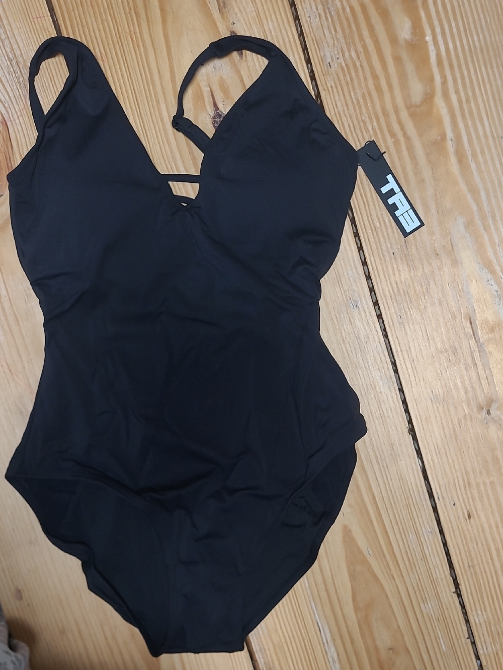 10. NWT  $175 STYLE PLUNGEY L SHORT